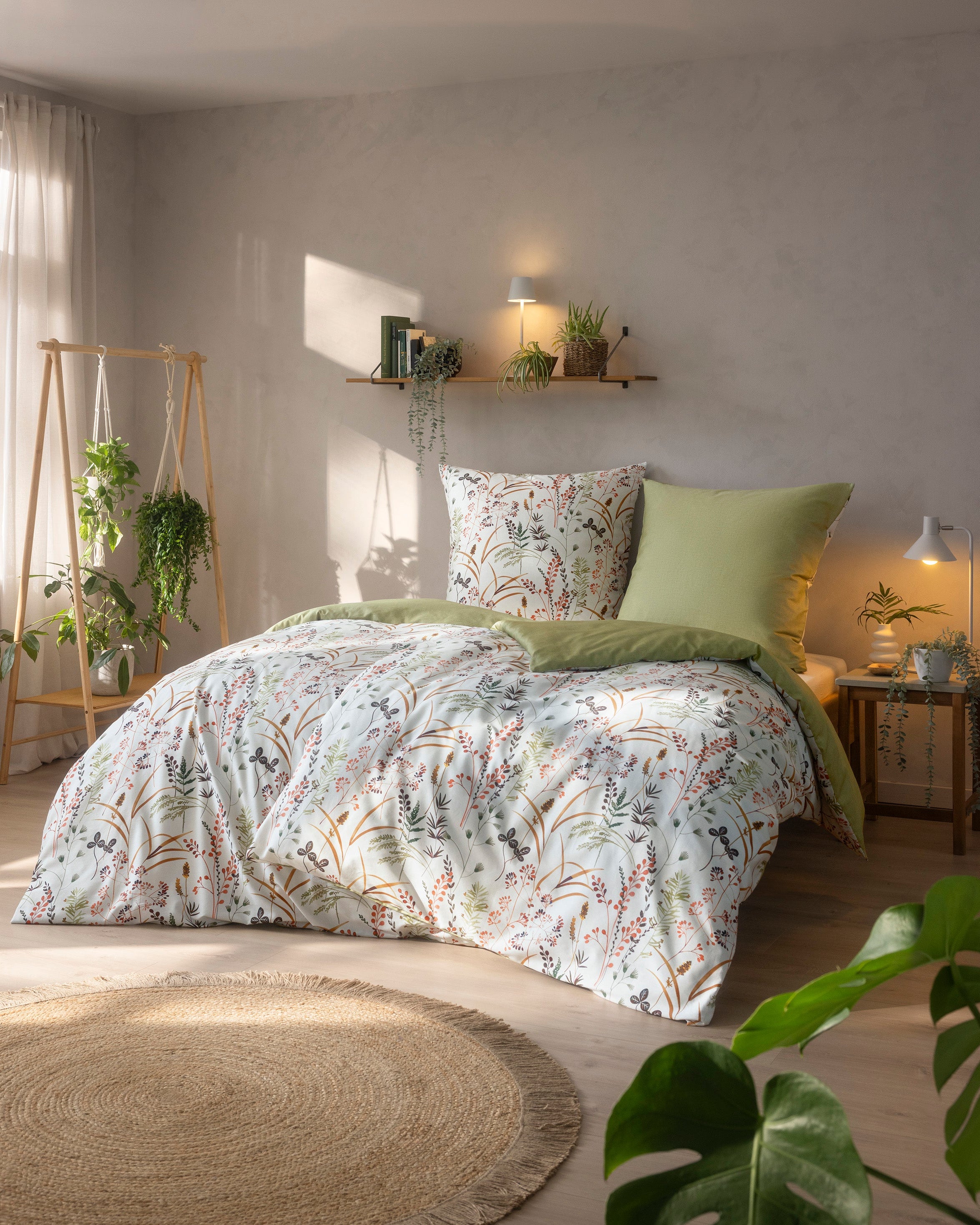 Bio Satin Wendebettwäsche Maria Blumenmuster lindgrün