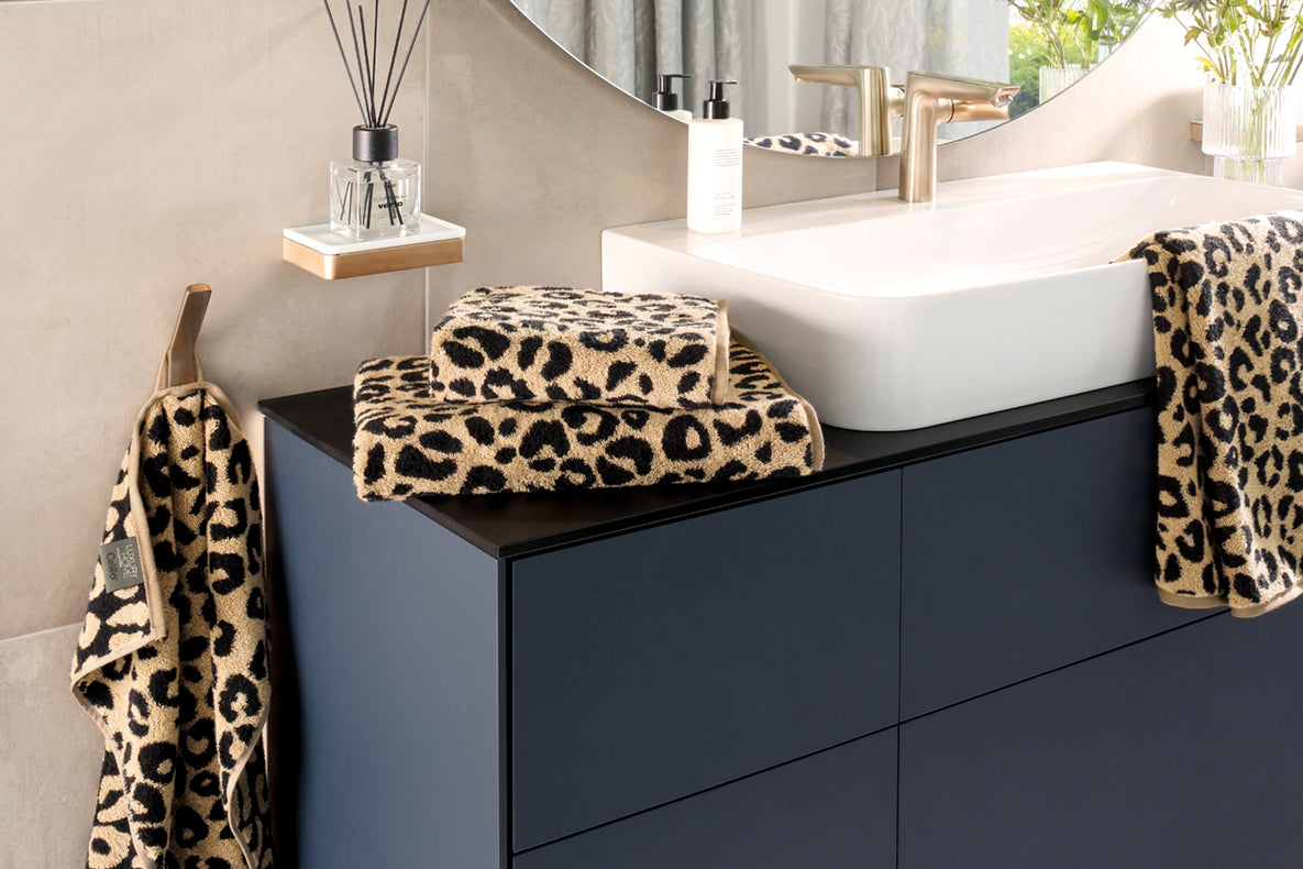 Cawoe Frottiertuch Two Tone Leo natur Badezimmerdetail