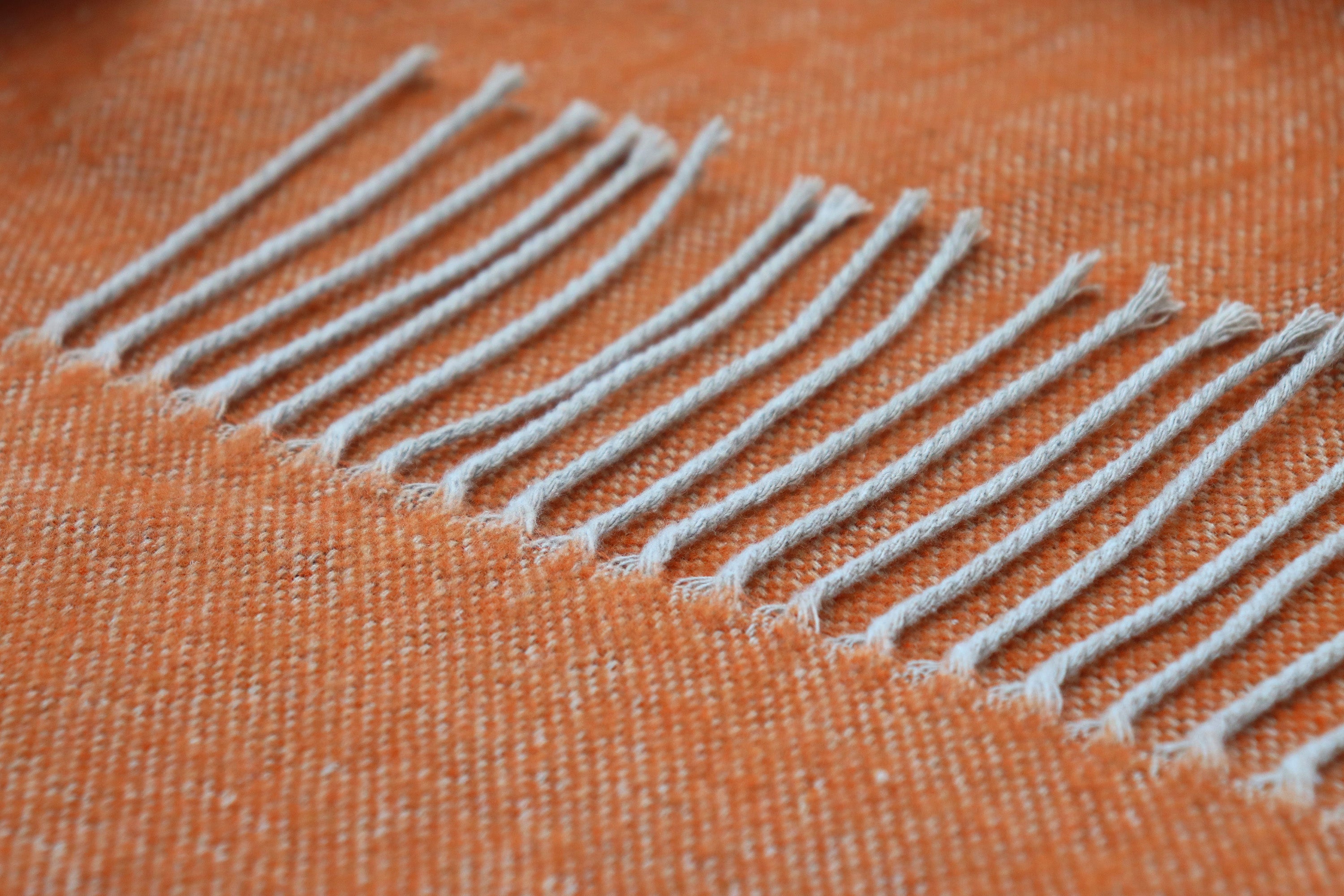 Heimdecke orange Fransen Details
